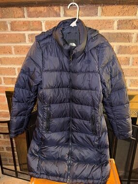 LADIES SMALL LONG BLUE THE NORTH FACE PUFFER COAT EUC